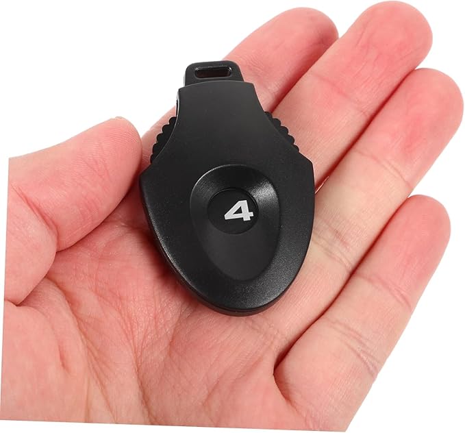 Compact Golf Stroke Counter - Lightweight Mini Golf Scoring Device with Reset, Easy Attachment for Gloves or Bags, Portable Golfing Scorekeeper, Perfect for Tracking Scores on The Course