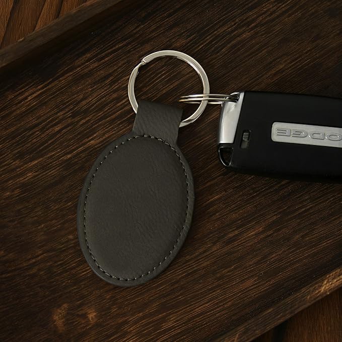 LaserGram Oval Keychain, Golfer Golfing, Personalized Engraving Included (Gray)