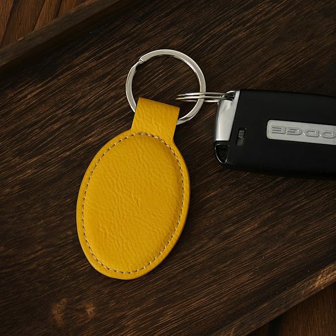 LaserGram Oval Keychain, Golfer Golfing, Personalized Engraving Included (Yellow)